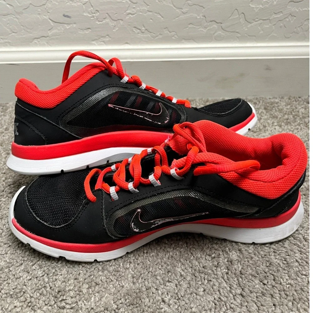 Nike In-Season TR 3 Womens Training Shoes Black Red 643083-002 Size 8
